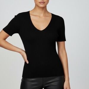 21 Main Black Ribbed Knit Top Medium Short‎ Sleeve V-Neck Casual Basic
